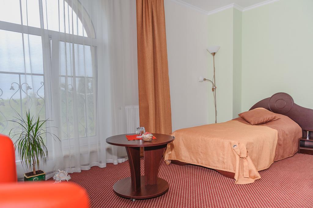 Terminal-A Hotel Ryasne-Ruske Extérieur photo