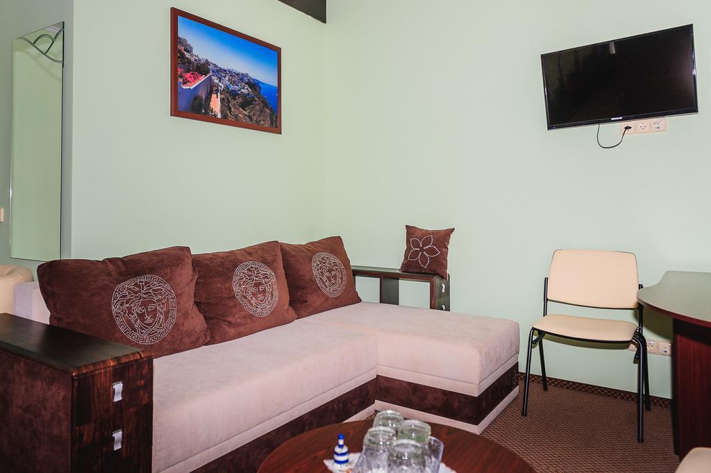 Terminal-A Hotel Ryasne-Ruske Extérieur photo